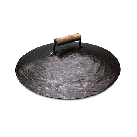 Handgeschmiedeter Fyreza Deckel für Wok 40 cm und Lagerfeuerpfanne – aus Carbonstahl mit Holzgriff